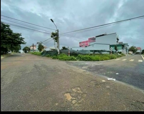 Bán đất hai mặt tiền đường hẻm oto Hoàng...