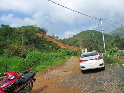 Chủ kẹt tiền nên cần bán nhanh lô đất...