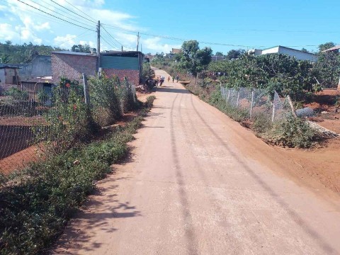 Cần tiền cho con đi học nên bán lô diện...