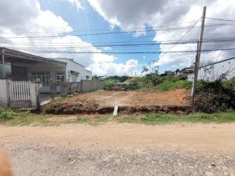 Cần bán nhanh miếng đất tổng dt...