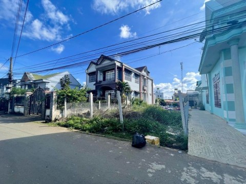 Bán đất mặt tiền đường Lý Thường Kiệt,...