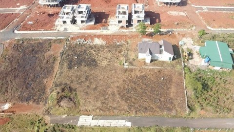 Chính chủ gửi bán nền đất cạnh Sun...