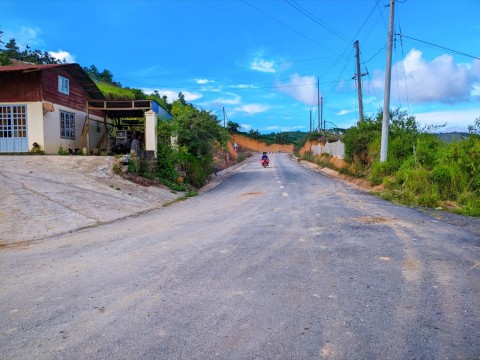 Đất La-gim : thôn 16 , xã Đa Quyn , Đức...