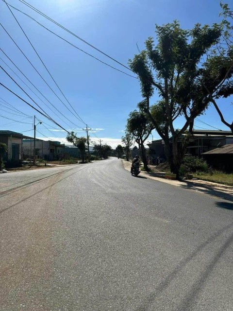 Cần bán lô đất đẹp đường nhựa mới tại xã...