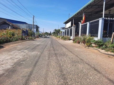 Chính chủ cần bán lô đất đường nhựa 8m...