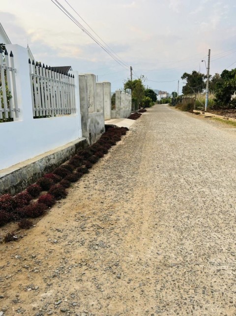 Cần bán lô đất nền mặt tiền đường bê...