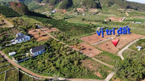 Đất đẹp gần khu làng biệt thự giá 585...