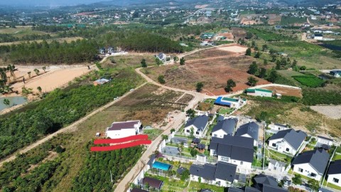 Đất đẹp đối diện làng Biệt thự Gia Lâm...