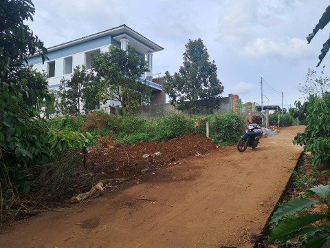 Lô đất đẹp cách đường nhựa 150m ở Nam...