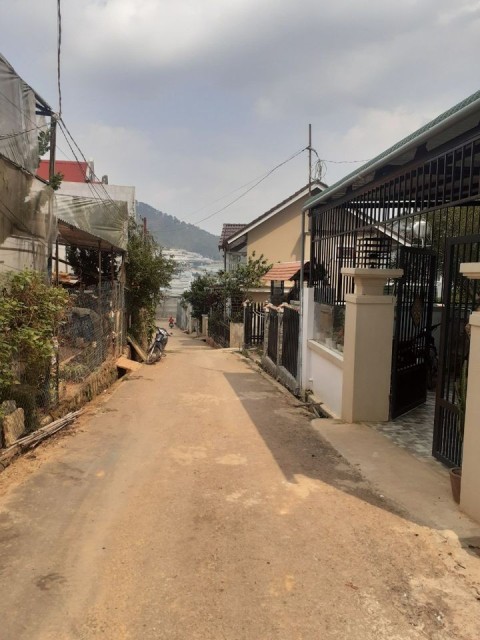 CẦN BÁN ĐẤT VÀ NHÀ MỚI XÂY TẠI THÁI...