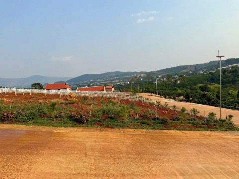 Đất đẹp 2 mặt tiền 45m thế đất cao view...