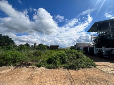 Mảnh đất 2 mặt tiền 30m trung tâm Tà...