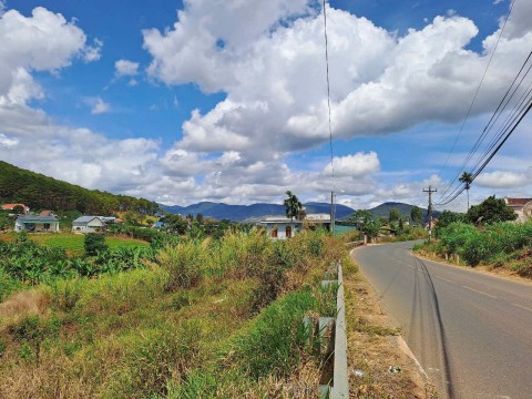 Lô đất mặt đường nhựa DT725 giá chỉ 200...