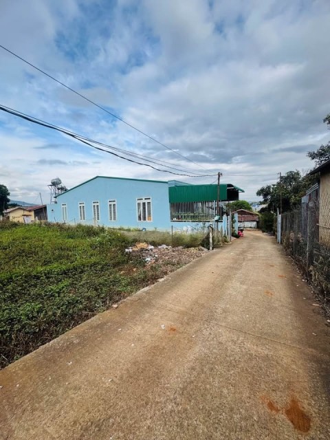 Chủ kẹt tiền bán 2 lô liền kề 300m2...