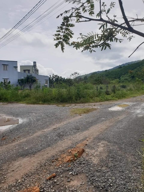 Chính chủ kẹt tiền cần bán nhanh 2 lô...