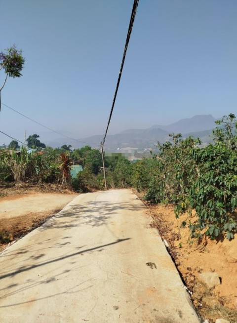 Cần bán đất trung tâm thôn 1 xã Đasar