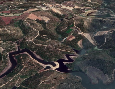 1.5 ha đất ôm 2 mặt tiền thế đất cao...