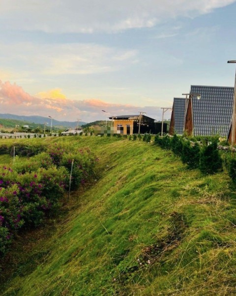 Bán 8200m2 có khu nghỉ dưỡng sẵn 1000m2...