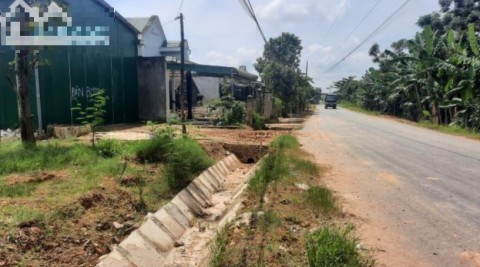 Bán mảnh đất ngộp mặt đường nhựa chính...