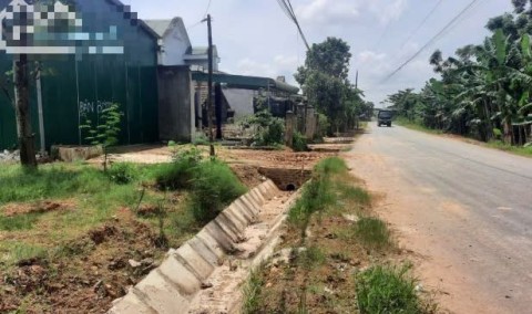 Bán mảnh đất ngộp mặt đường nhựa chính...
