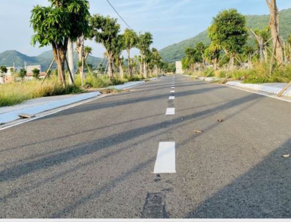 ban gap 3 lo dat view bien duong nguyen tat thanh tt long hai 100m2 gia 700tr shr