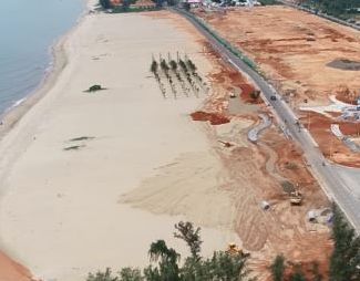 ban 3642m2 mat tien huynh thuc khang ham tien